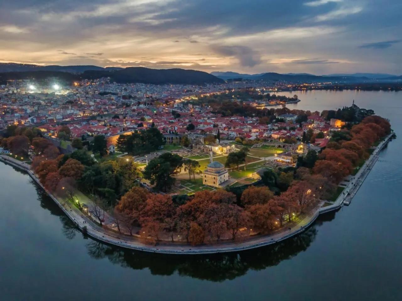 Cozyio- Ioannina City Center, Luxury Accommodation Екстериор снимка